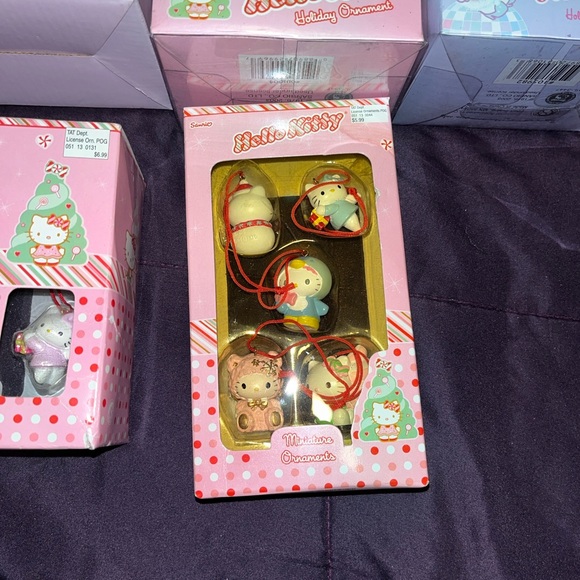 Set of early 2000s Hello Kitty Christmas ornaments - Picture 4 of 6